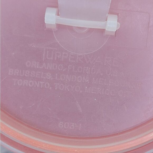 Vintage Tupperware 262-3 Orange Slimline Pitcher With 603-1 Flip Top Pour Lid - Picture 12 of 12